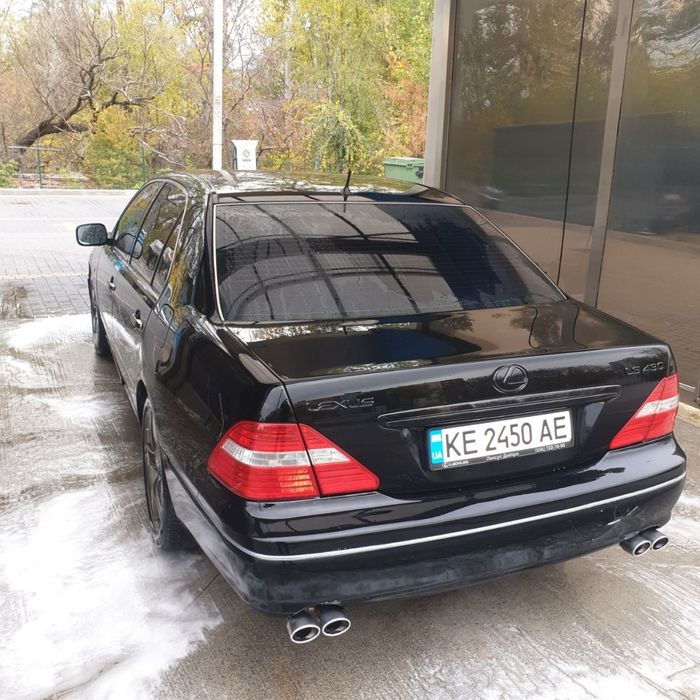 Lexus ls430 в гарній комплектації