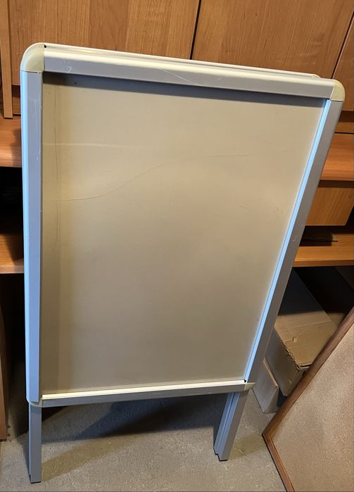 Dwustronny potykacz drewniany lub metalowy