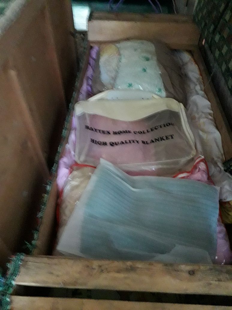 Диван старенький,ціна по домовленості