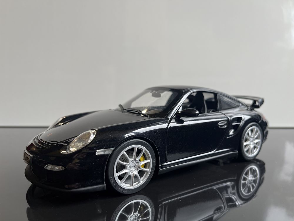 Porsche 911 GT2 модель 1:18 Norev