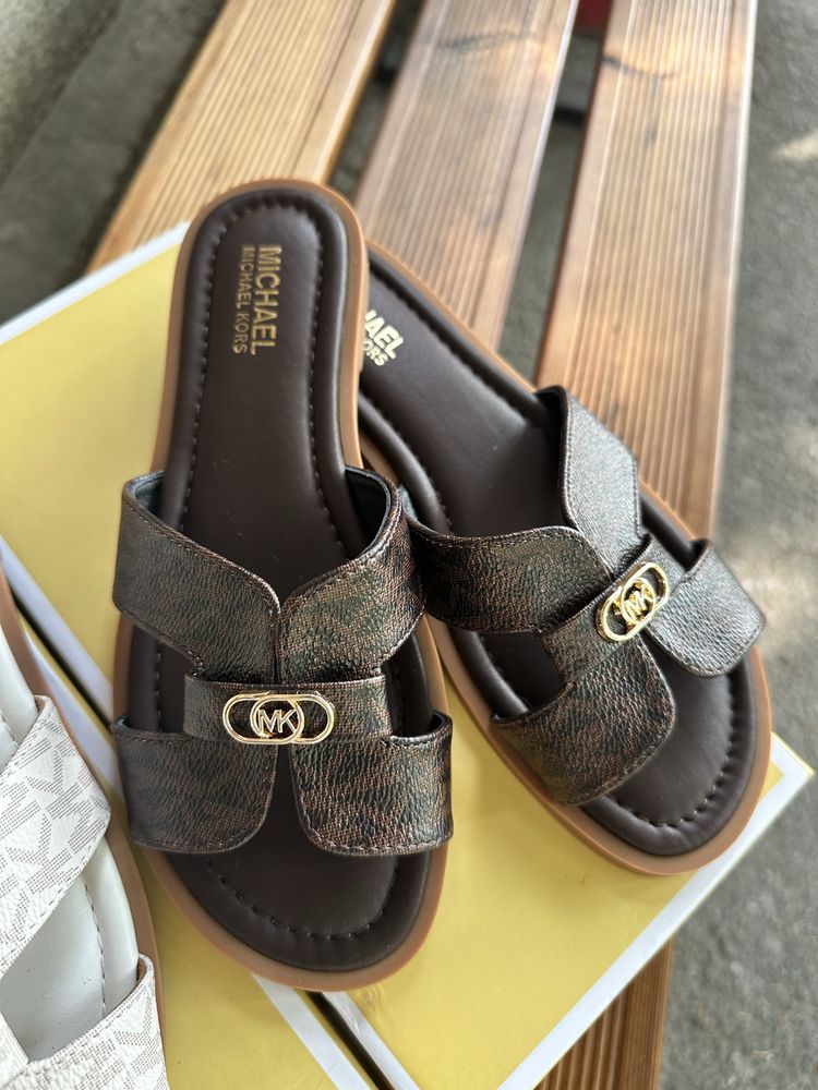 Шльопанці Michael Kors 36,37,39