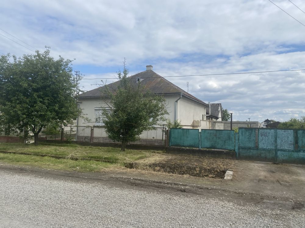Продаж будинку у центі с. Фанчіково
