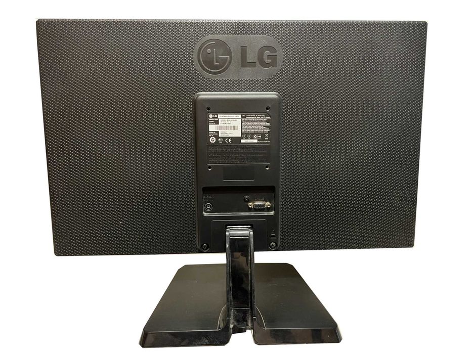 Монітор LG Flatron E2242C-BN чорний