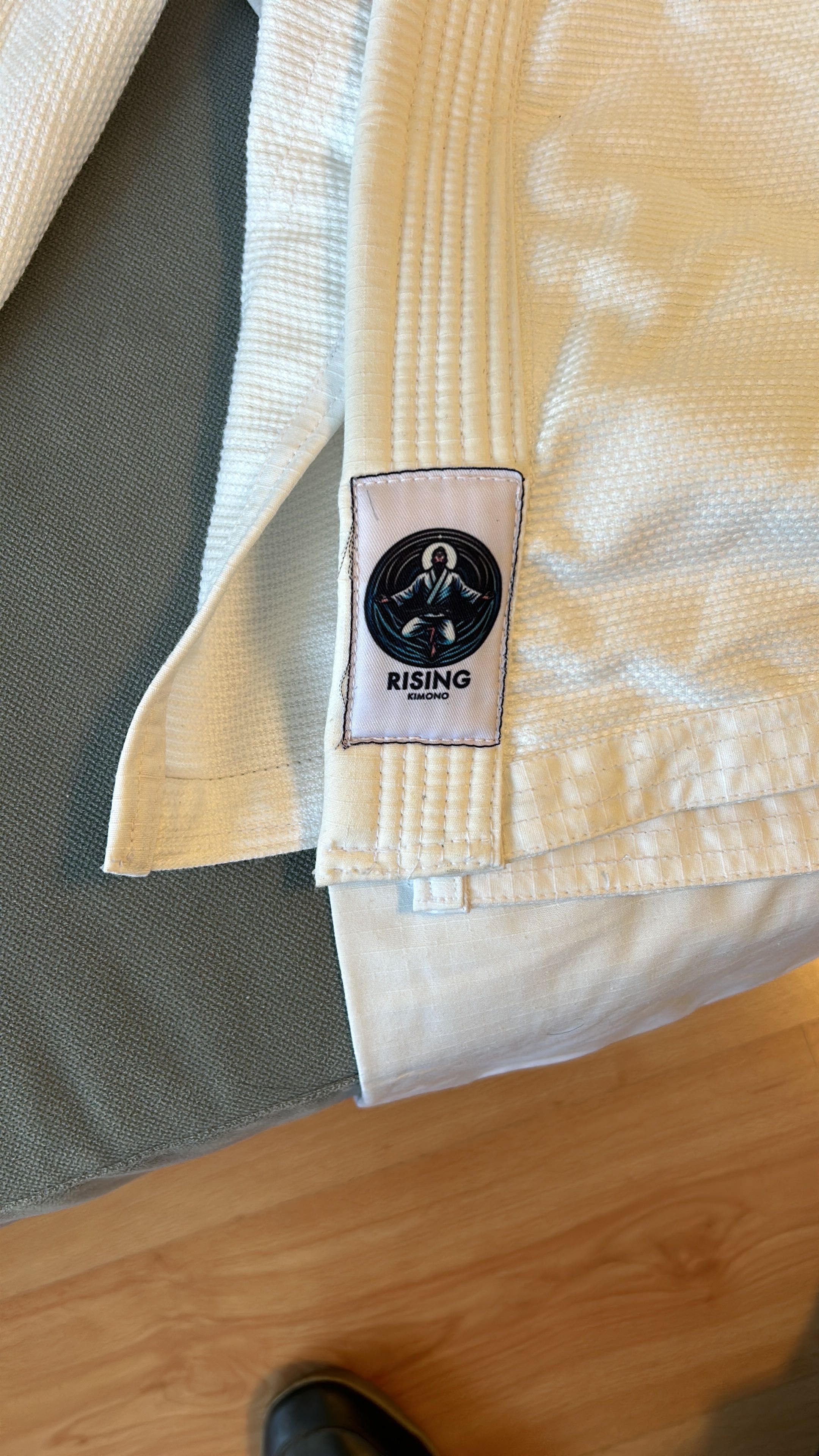 Rising Kimono A1, A2, A3 e A4 Jiu Jitsu novo acompanha faixa branca