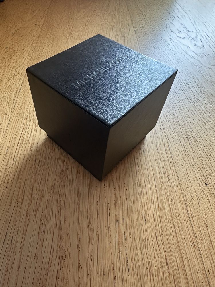 Pudełko pudełeczko box etui na zegarek Michael Kors brązowe