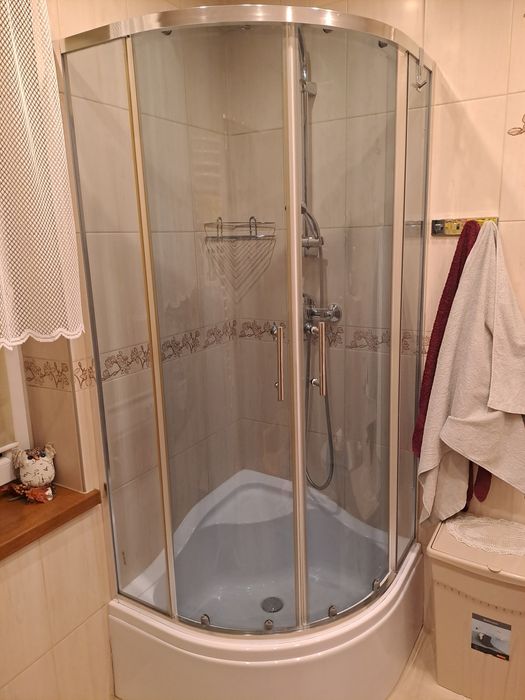 Kabina prysznicowa 80 x 80 brodzik, bateria, zestaw natryskowy