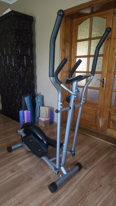 Ідеальний майже новий Орбітрек HouseFit 8055