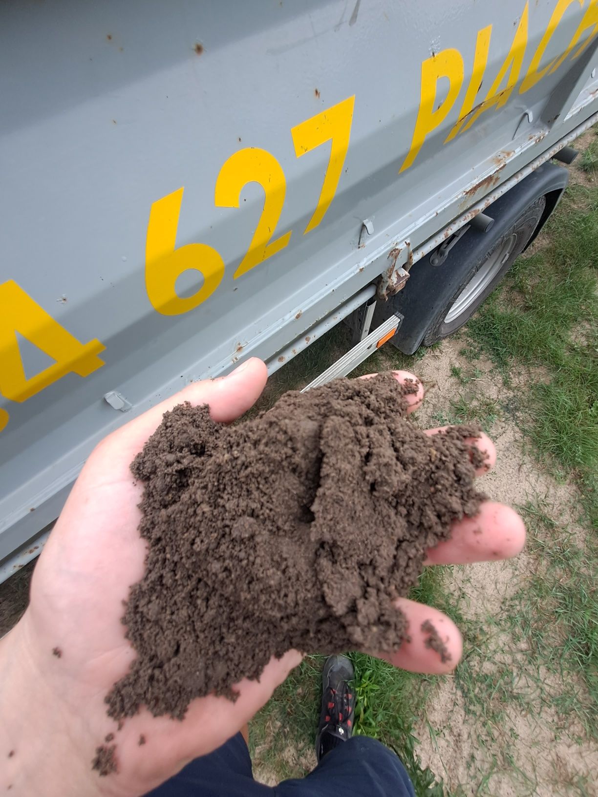 Ziemia przesiewana/6 ton/15 ton/Humus/Ziemia ogrodowa/Czarnoziem/Torf