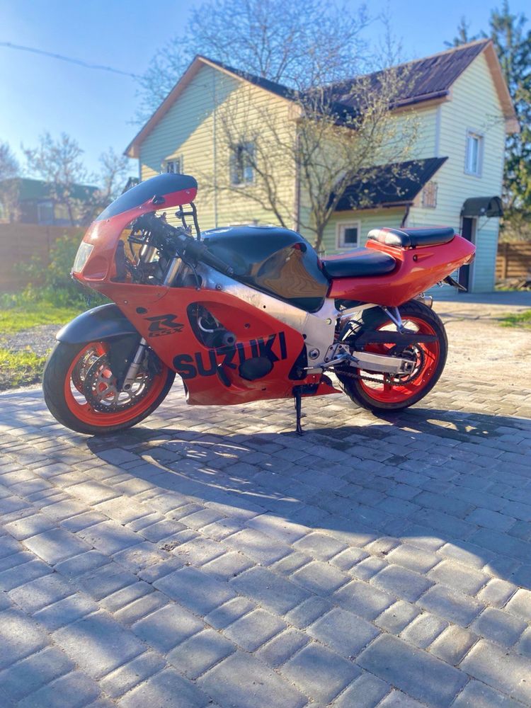 Suzuki gsxr-750 srad 1300$