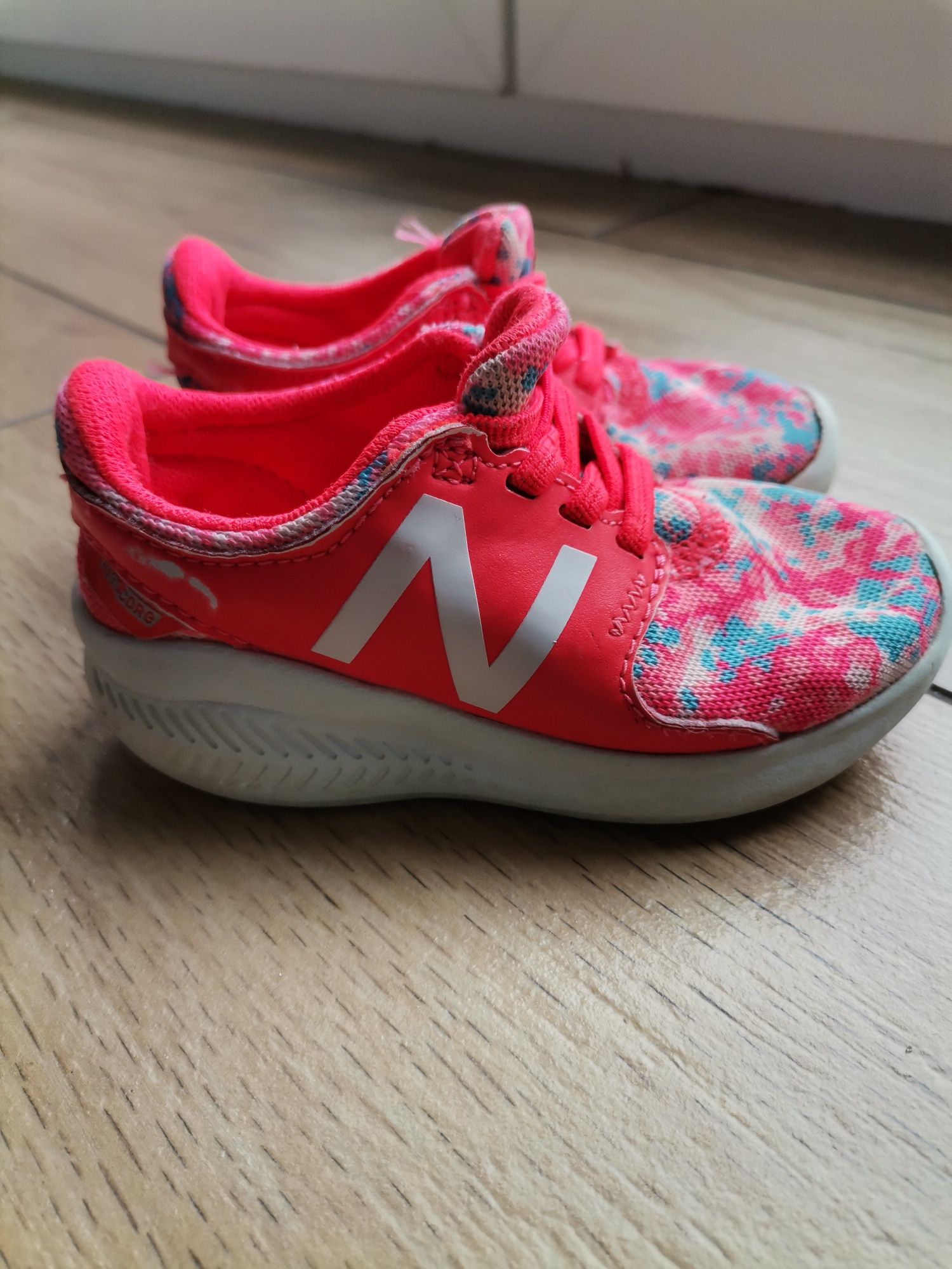 Adidaski New Balance 21,5