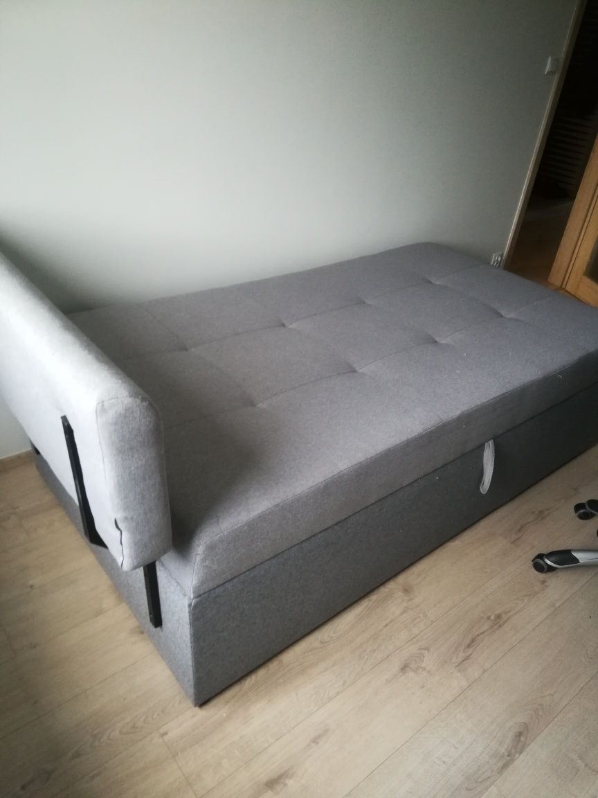 Łóżko w dobrym stanie
