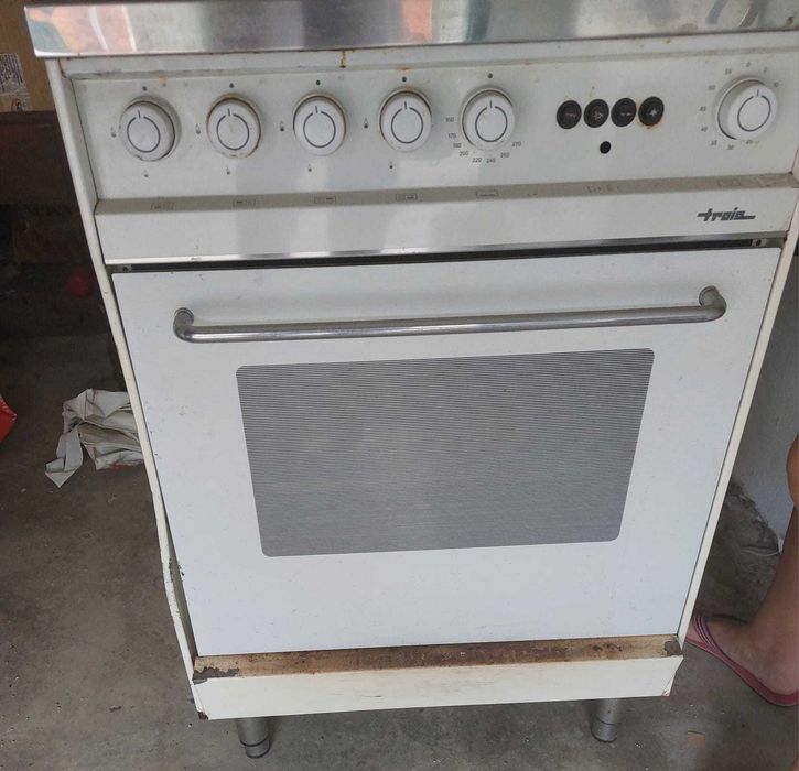 Fogão com forno, usado