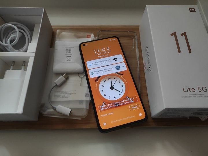 Prawie jak nowy Xiaomi Mi 11 ite 5G 8GB RAMu, 128GB ROMu komplet, case