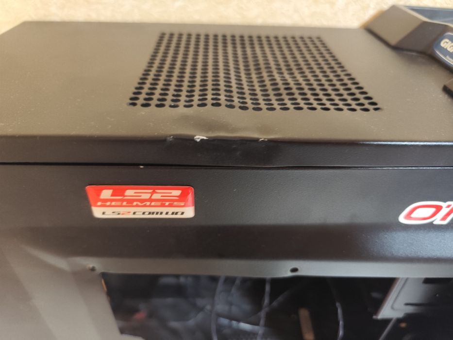 корпус cooler master gigabyte затичка