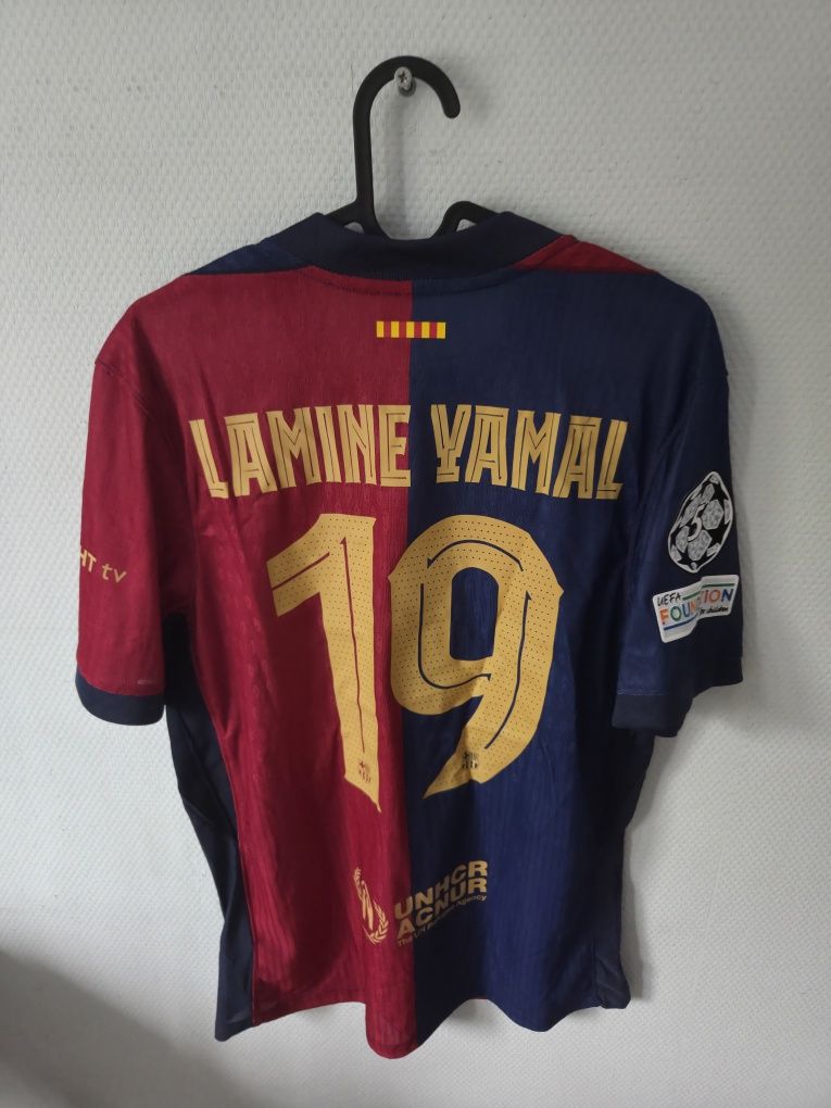 Koszulka Piłkarska FC Barcelona – Lamine Yamal #19 (Champions League 2