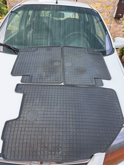 Коврик 1 шт. На авто передний правий