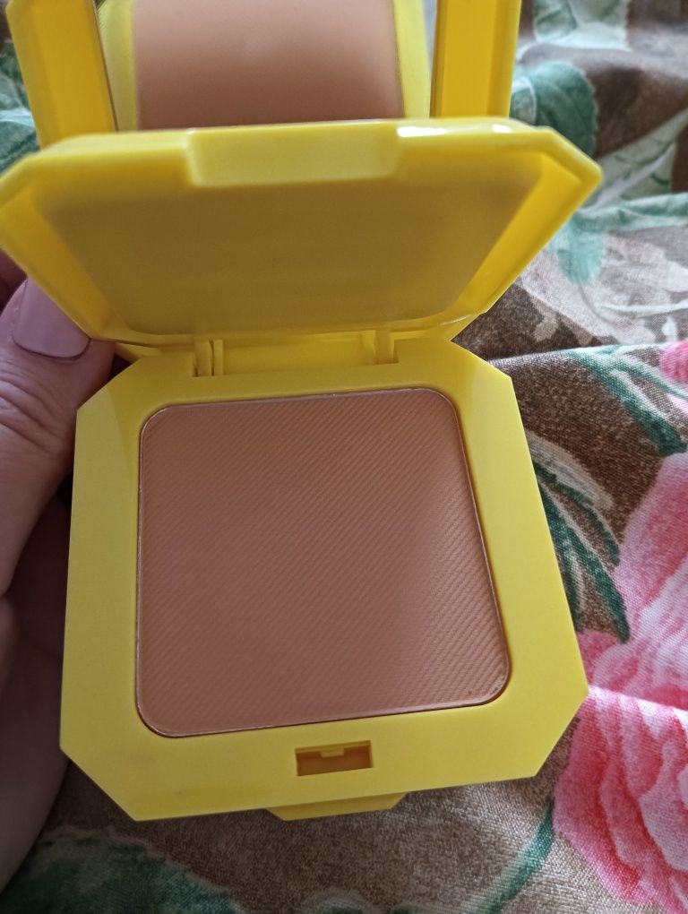 Miss Rose puder 2 w 1 do twarzy