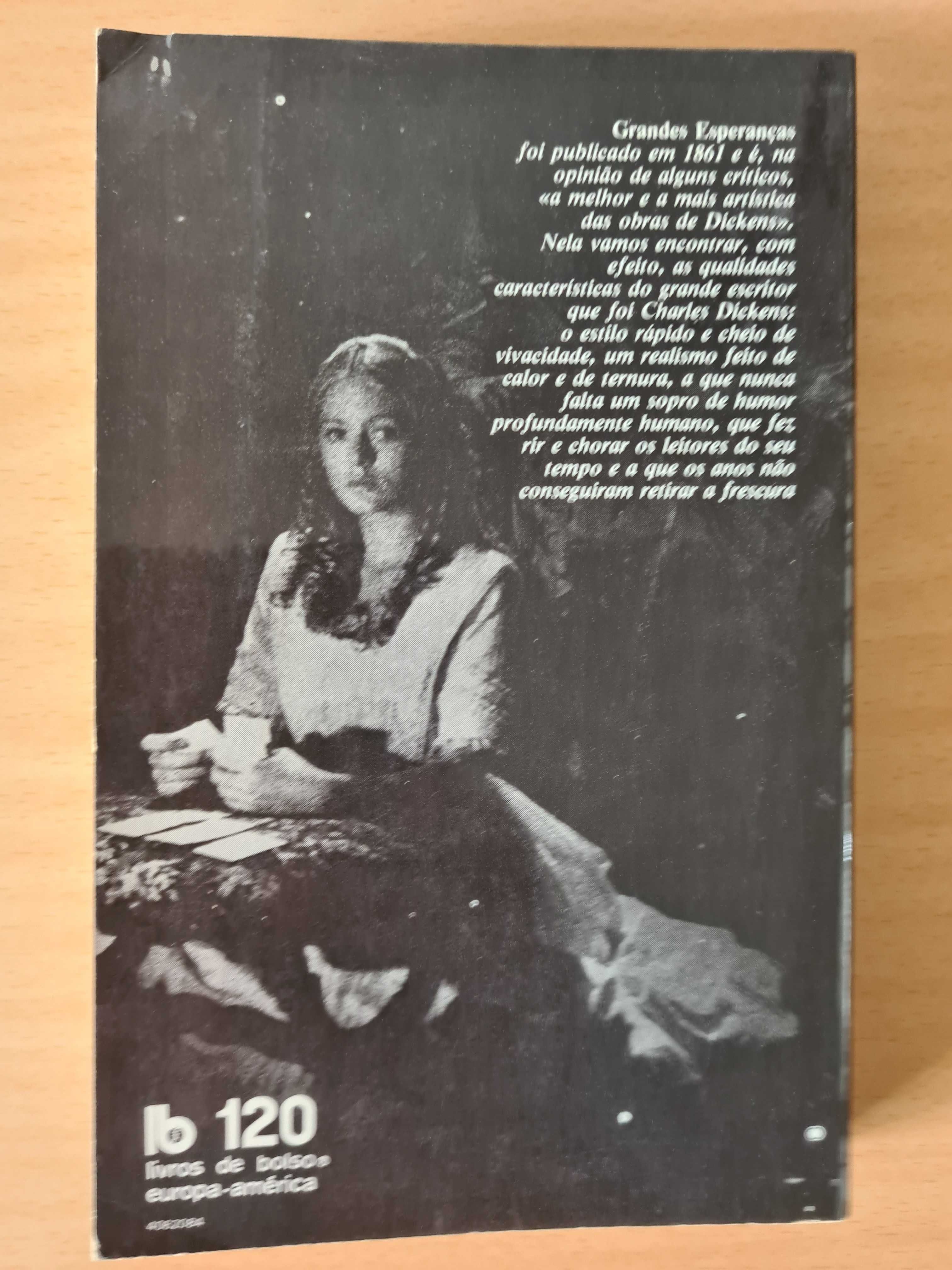Livro "Grandes Esperanças" de Charles Dickens