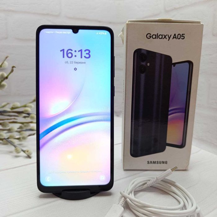 Продам телефон Samsung A05 4/64Gb в гарному стані