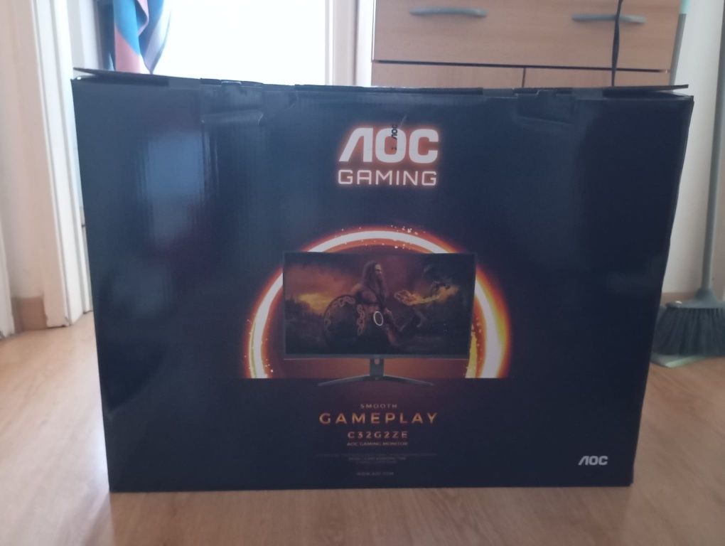 Monitor AOC gaming 31. 5" 240HZ 1080p