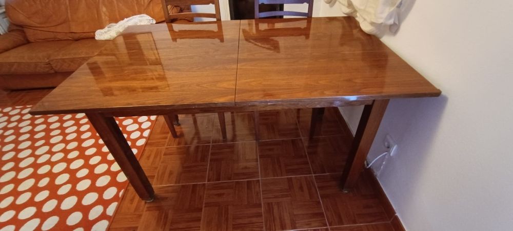 Mesa Vintage em excelentes condições extensível