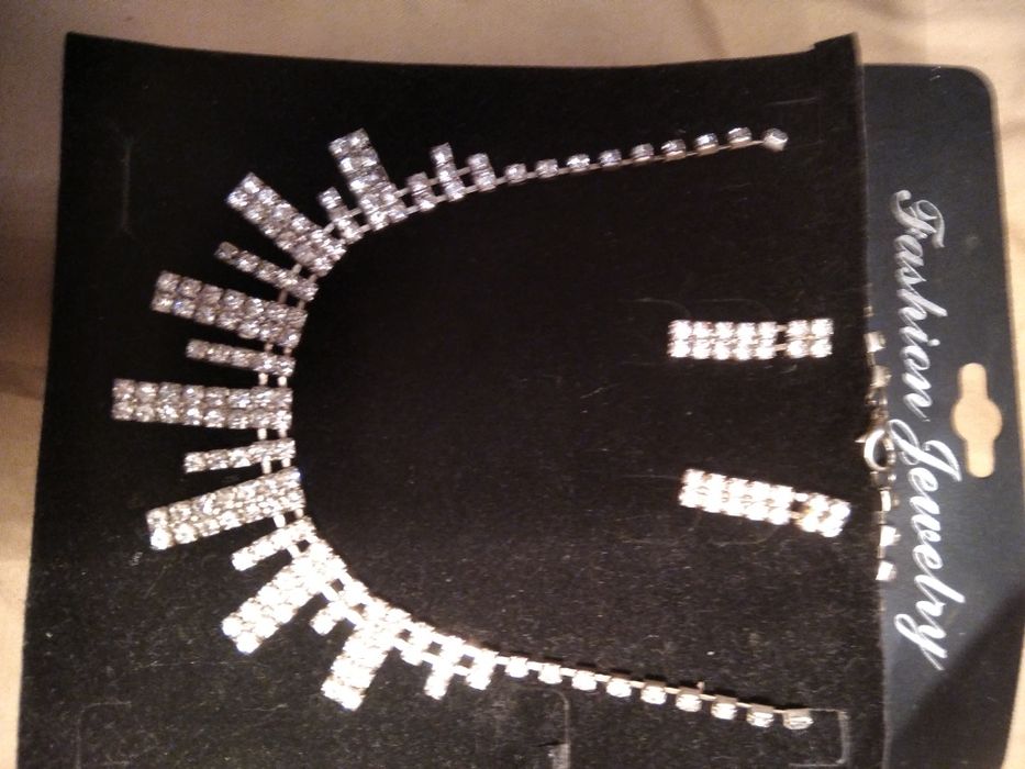 Колье  с серьгами для свадьбы ,праздника, выпускного.