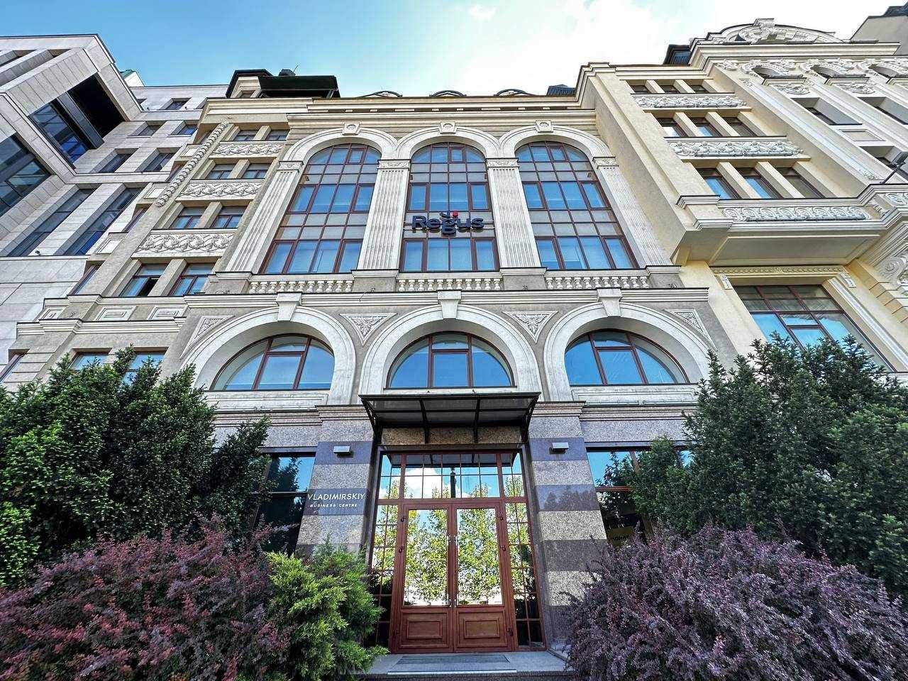 Аренда офиса 450м2 в бизнес центре с видом на Днепр.