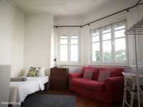 420242 - Quarto com cama de solteiro em...