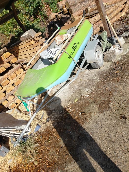 Łódka aluminiowa wędkarska z przyczepą