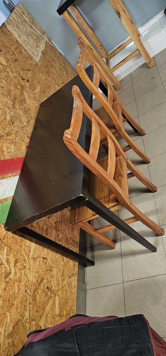 Mesa marrom de 4 cadeiras