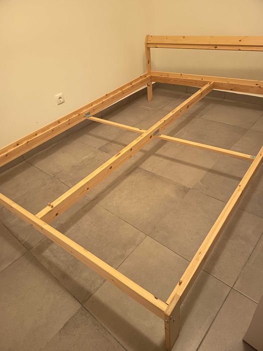 Cama IKEA neiden e colchão