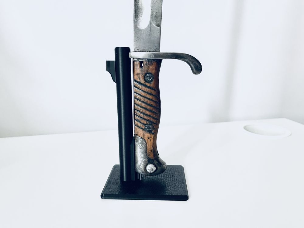 Ekspozytor do bagnet pruski liść model Gewehr98 ekspozycja