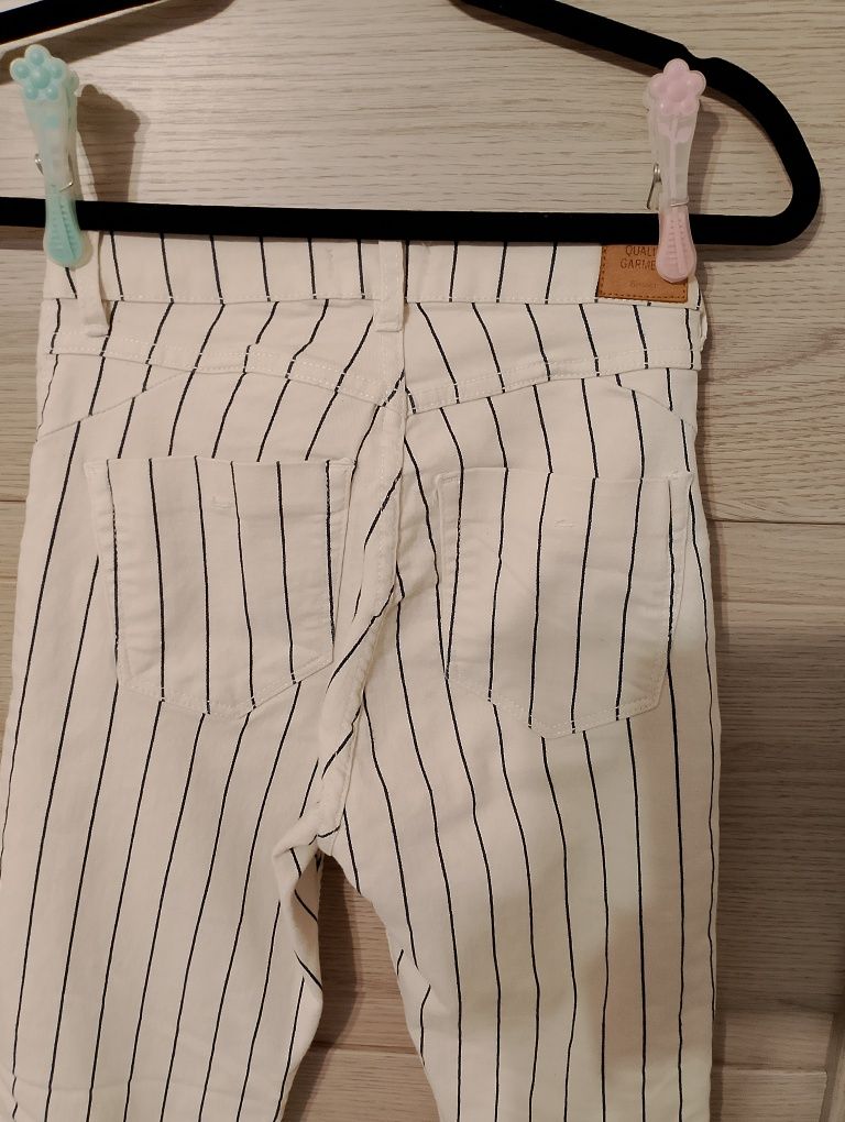 Spodnie w paski Bershka r.34