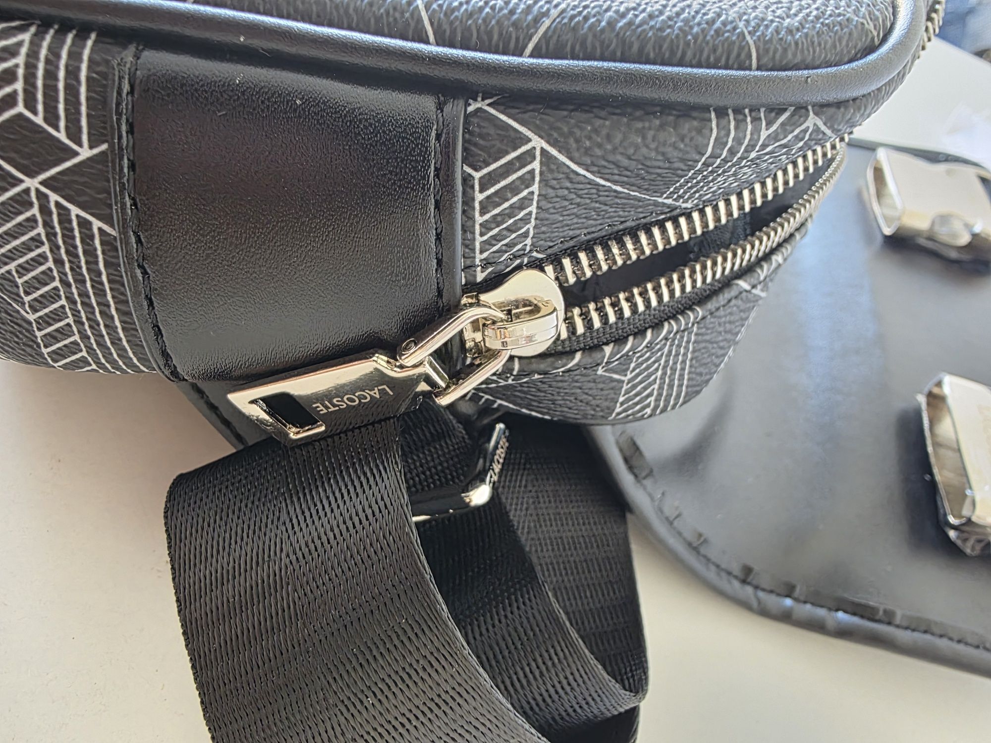 Bolsa lacoste nunca usada