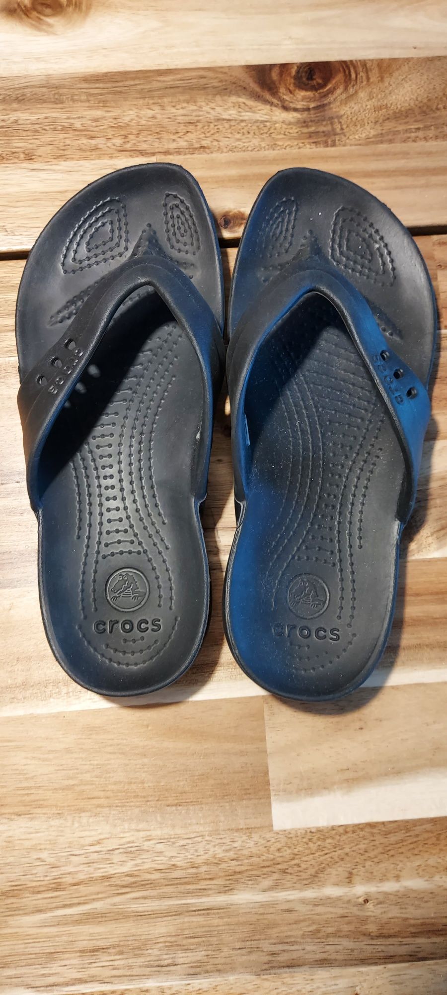 Crocs w7 equivale a um 36/37