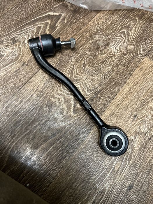 Рычаг передний нижний правый BMW X5 E53 BMW 31126760276