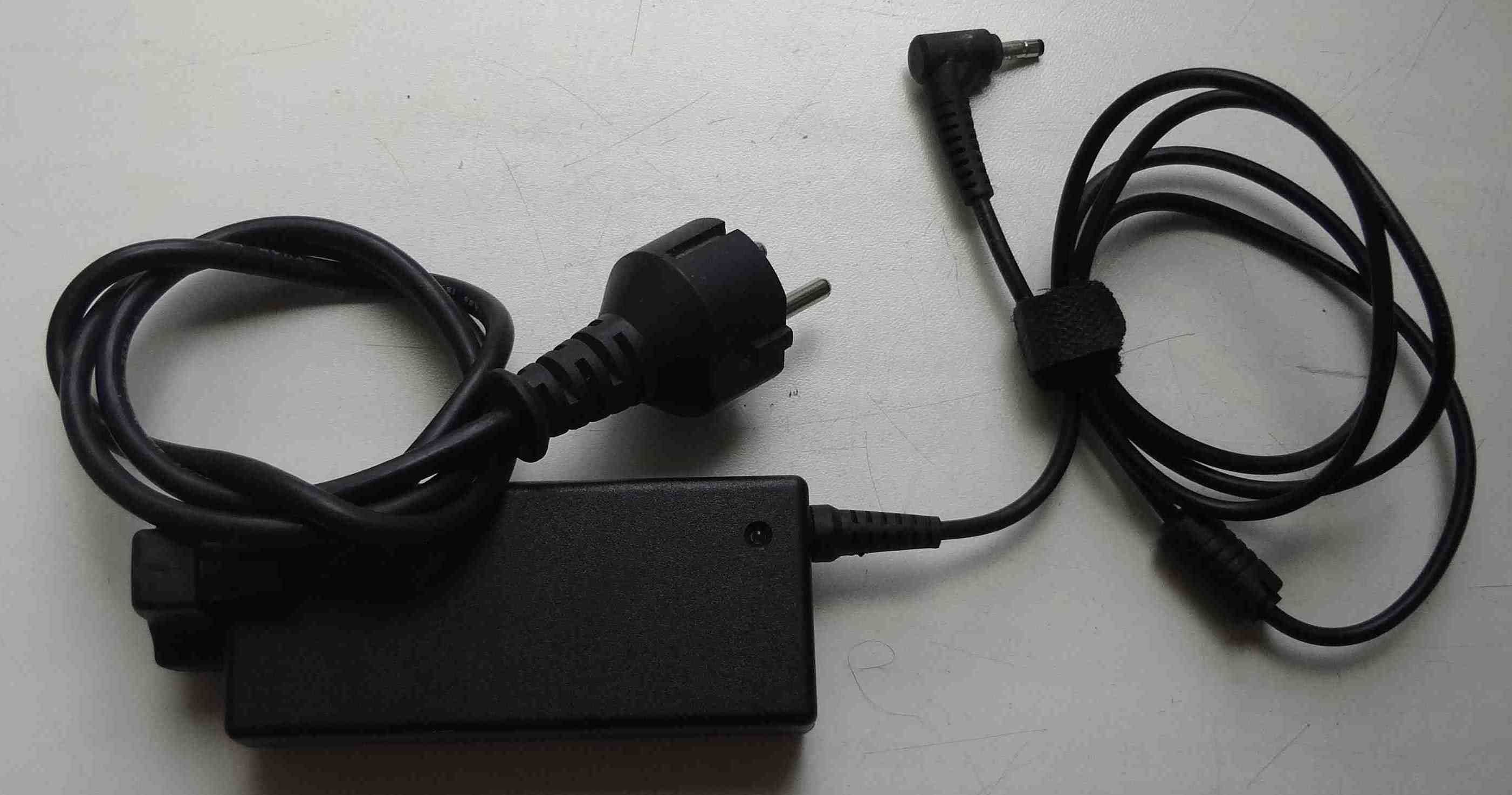 Блок питания для ноутбука Lenovo 20V 3.25A модель 0713A1990