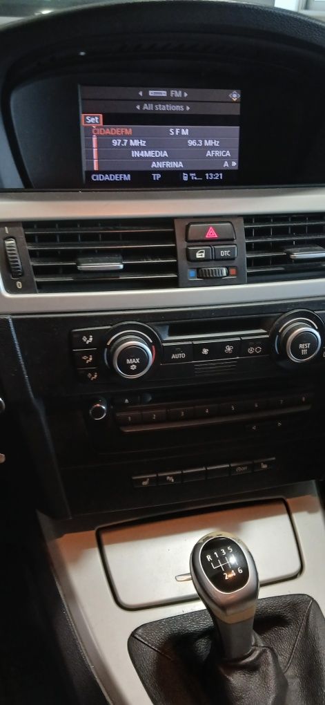 Carro BMW 320D Branco