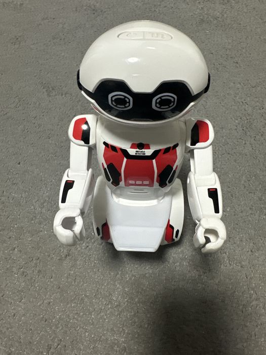 ПРОДАМ Інтерактивну іграшку Silverlit Робот Macrobot