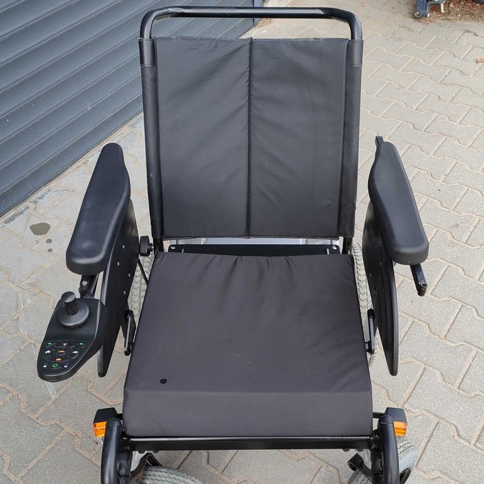 Wózek inwalidzki elektryczny Invacare Stream + nowe akumulatory