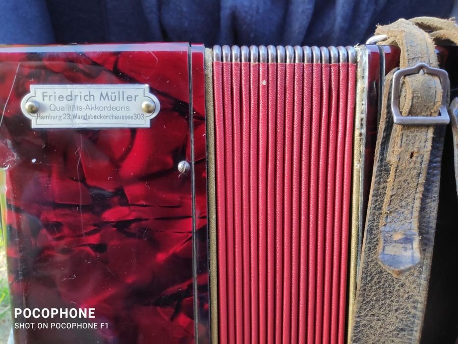 Sprzedam Akordeon Royall Standard 80 basów