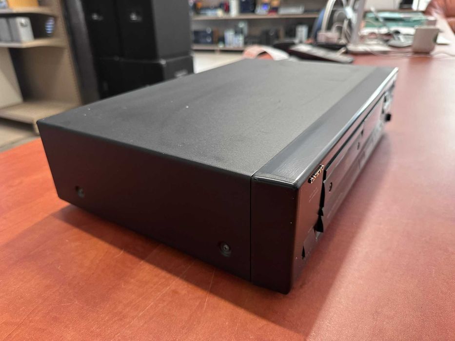 Odtwarzacz CD Onkyo DX-6810
