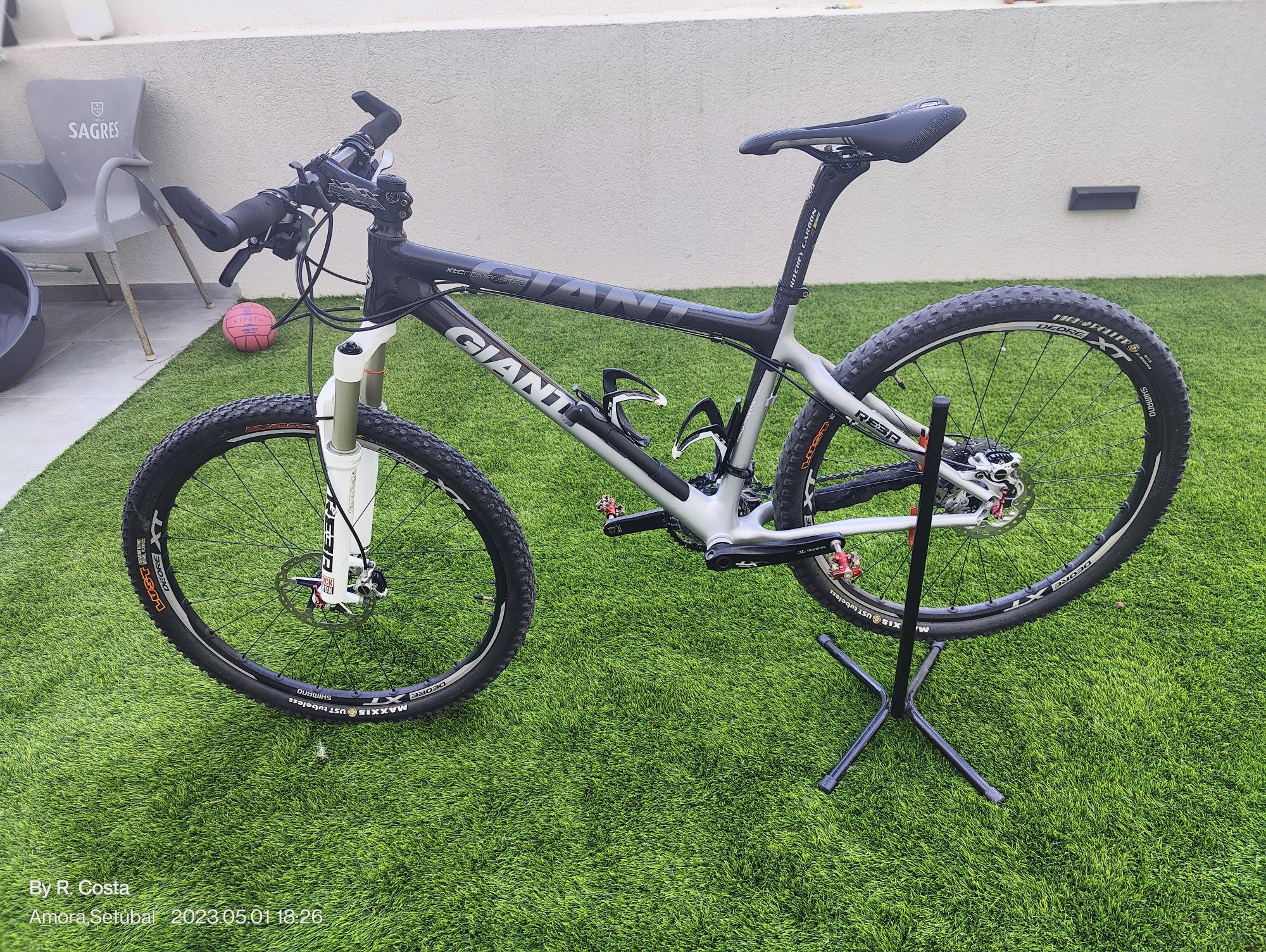 Bicicleta Giant Carbono full Shimano XT