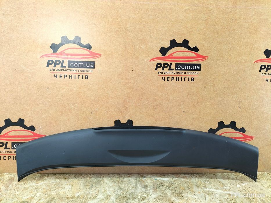 VW ID.4 20- Спойлер накладка крышки багажника 11K827555