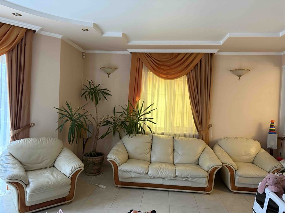 Італійський шкіряний диван