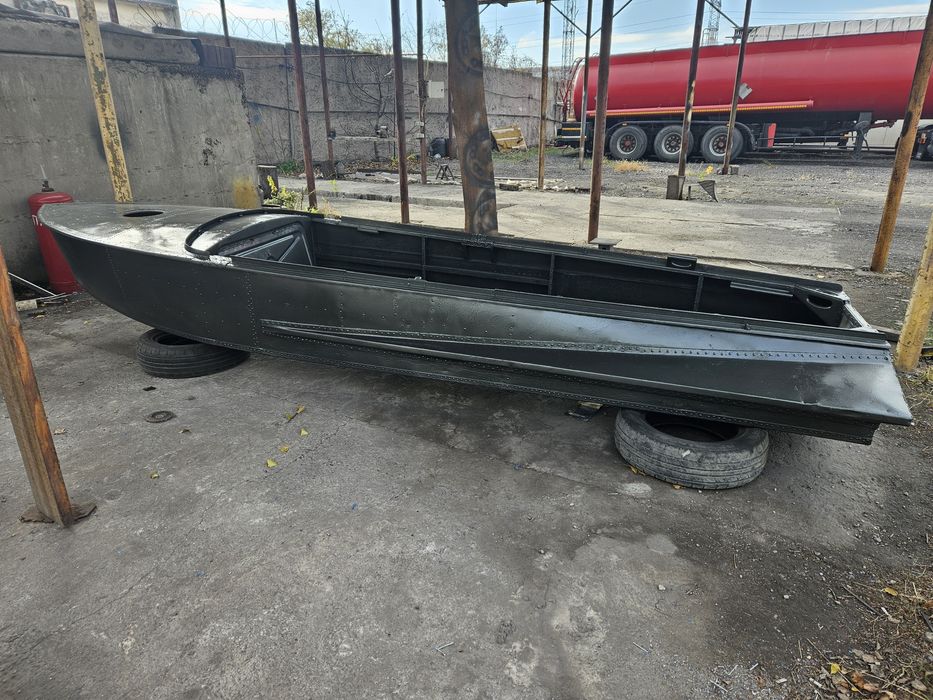 Лодка Южанка з документами