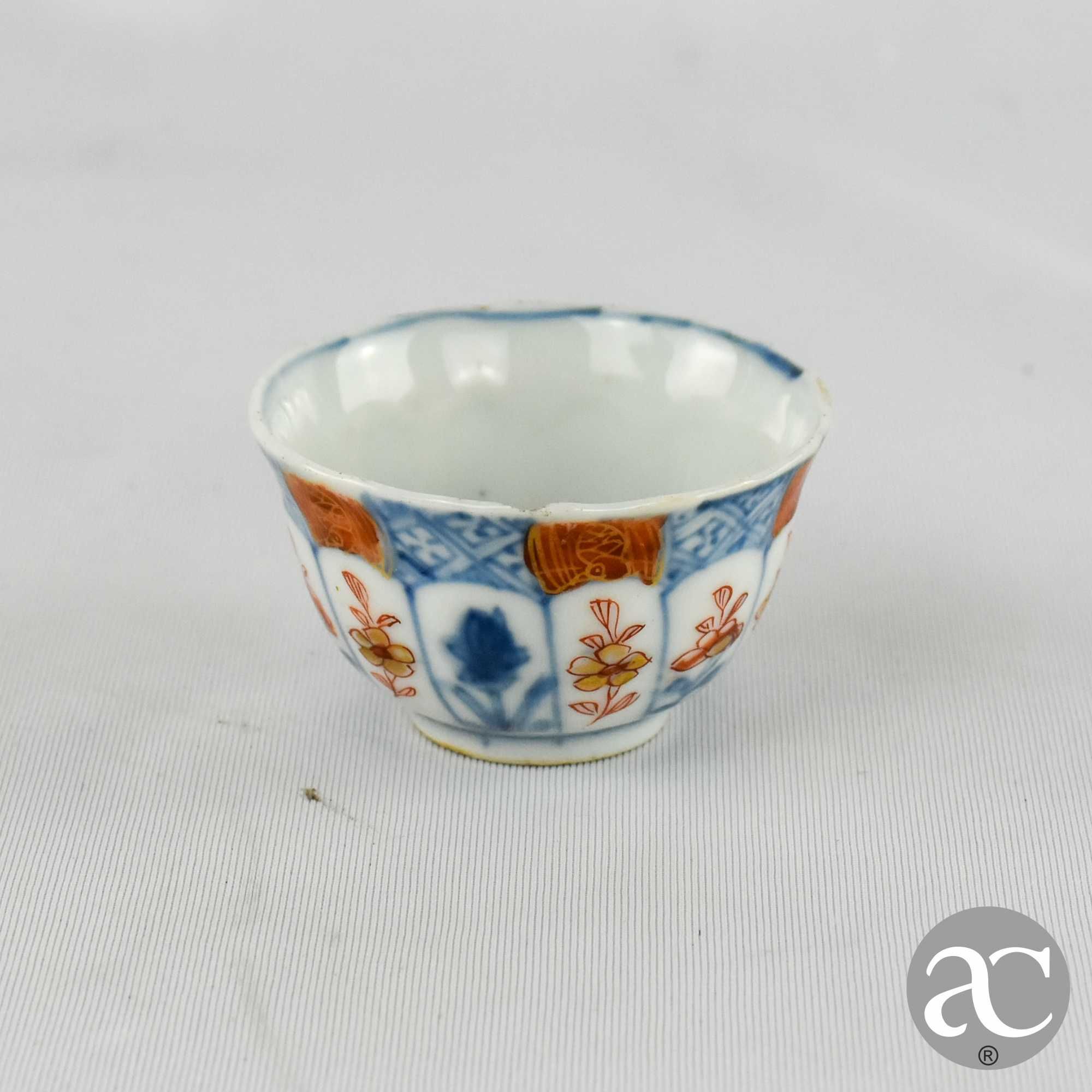 Par de taças Decor Imari Dinastia Qing Reinado Kangxi (1662 a 1722)