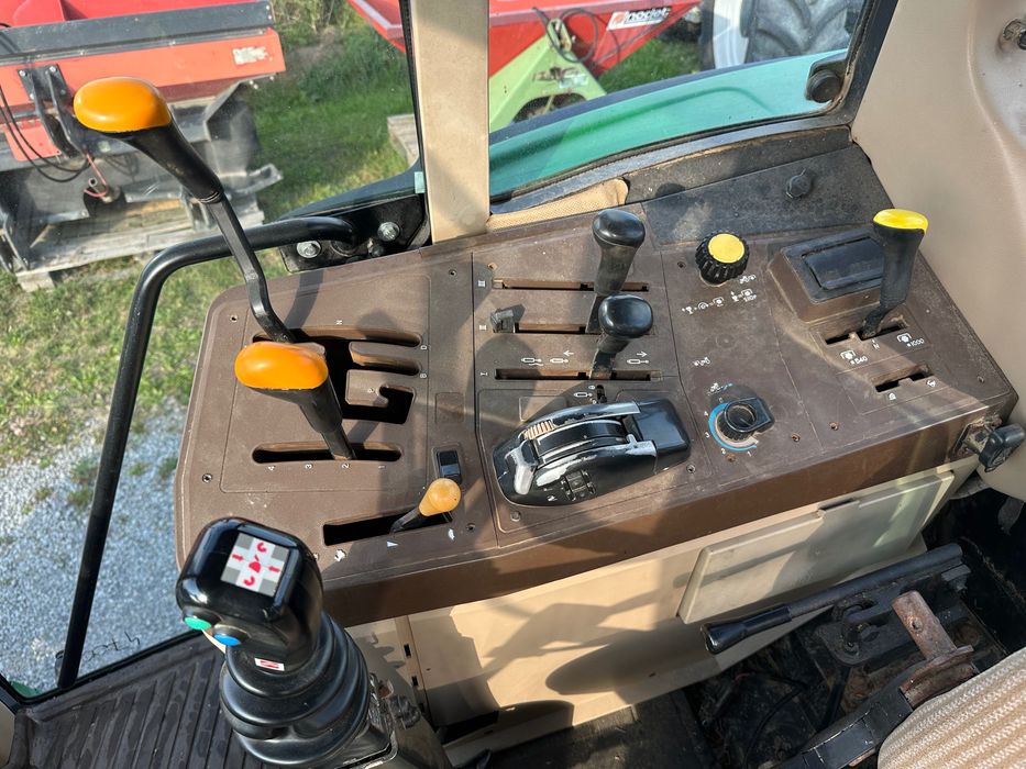 Ciągnik John Deere 6210