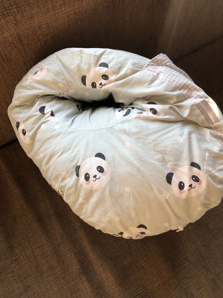 Подушка для годування грудьми