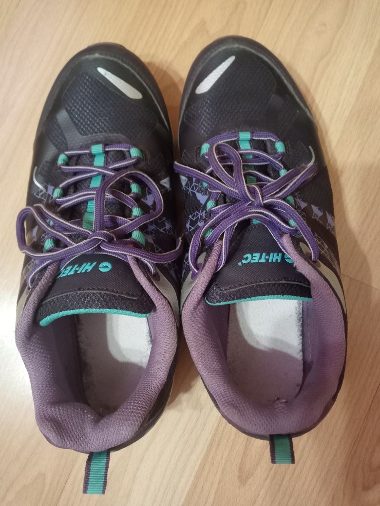 Sprzedam buty sportowe damskie